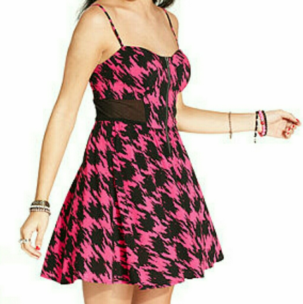 Material Girl Hot Pink Zip Front Skater Dress - M