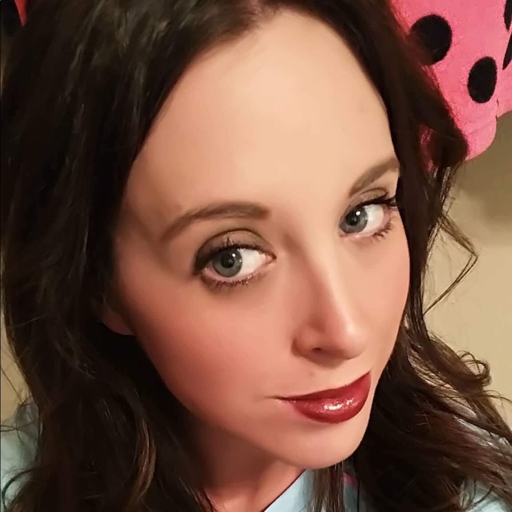 Meet your Posher, Amanda