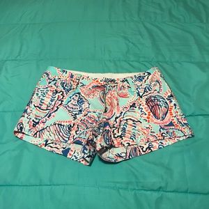 Lilly Pulitzer Walsh Shorts. Size 4