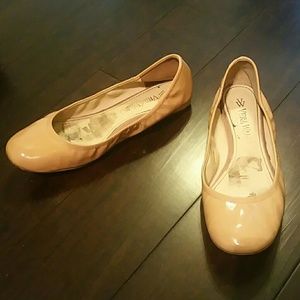 Vera Wang Nude Patent Leather Ballet Flats