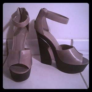 Vince Camuto Wedge