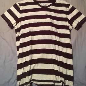 Large American Eagle striped V neck