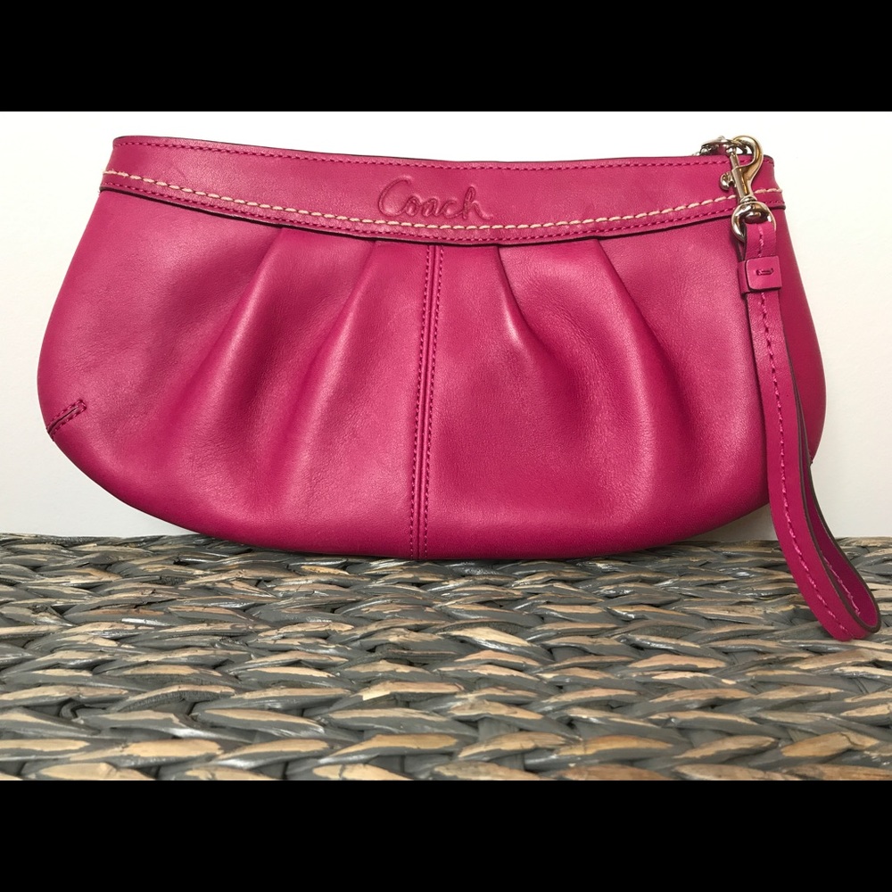 Coach clutch / wristlet