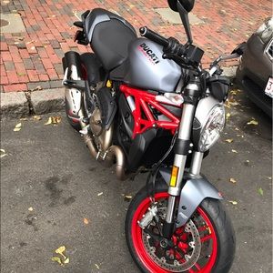 Meet your Posher, Christian