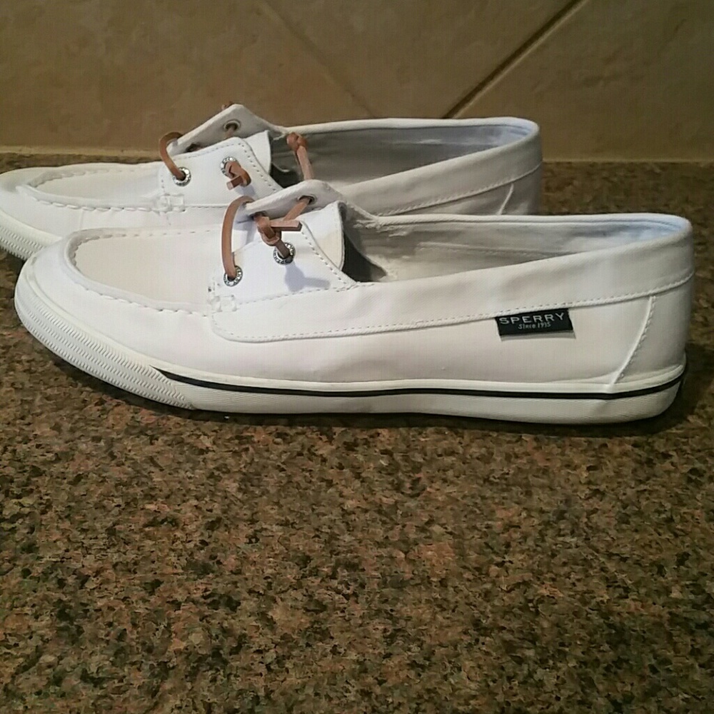 Beautiful white Snickers