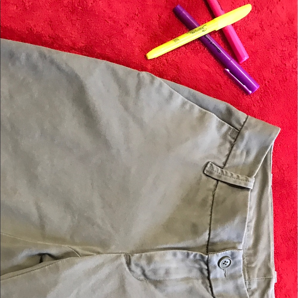 Gap mid rise bermuda women's shorts
