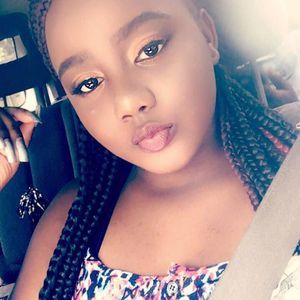 Meet your Posher, Alexia