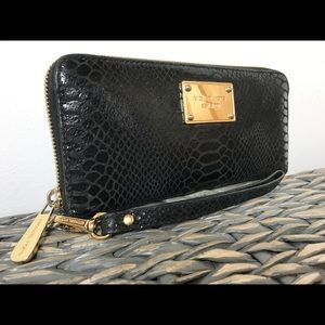 Michael Kors Wallet/ Wristlets