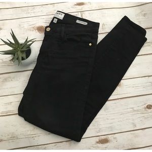 Frame Denim Le Skinny de Jeanne Black Jeans