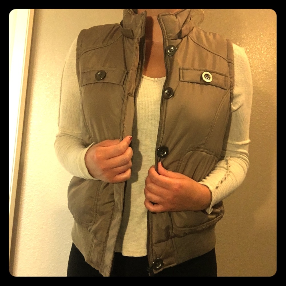 Tan Hiking Vest