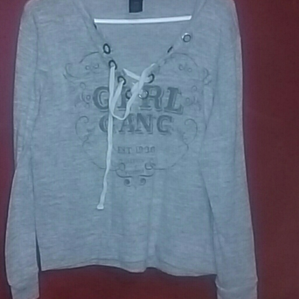 Im selling a rue 21 crop top with sleeves