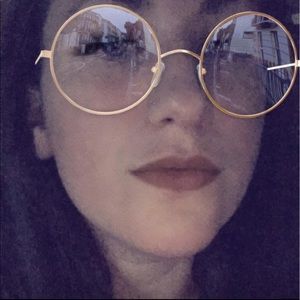 Meet your Posher, Deanna