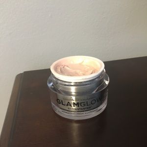 GLAM GLOW