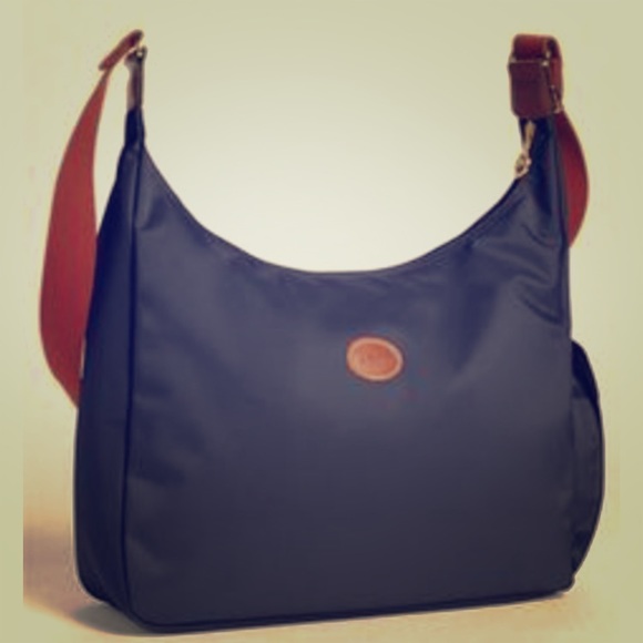 Discontinued Longchamp Le Pilage Hobo Style Bag Discontinued Longchamp Le Pilage Hobo Style Bag