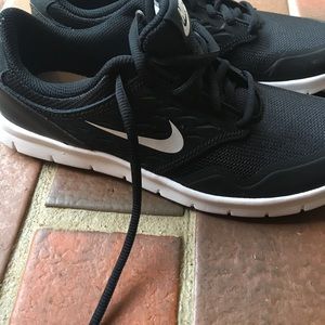Nike Tennis Shoes