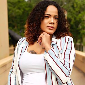 Meet your Posher, Whitney