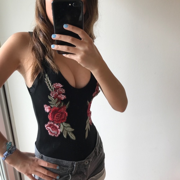 1 LEFT in L: Rose Patch Embroidery Bodysuit - Picture 5 of 7