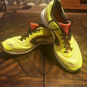 Men's Running Shoes