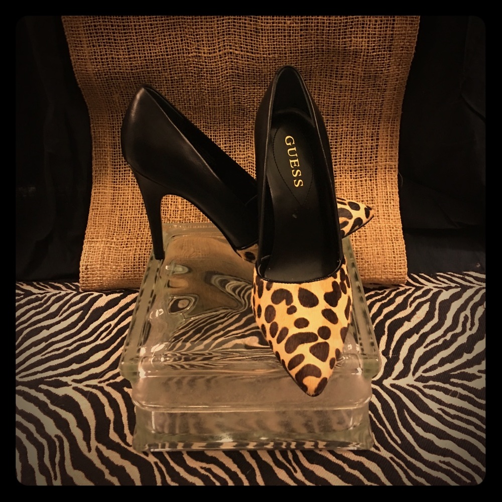 Pointed toe pumps from Guess.