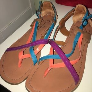 Flat sandals