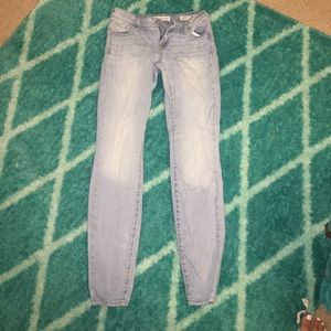 Light wash low rise jeans size 24