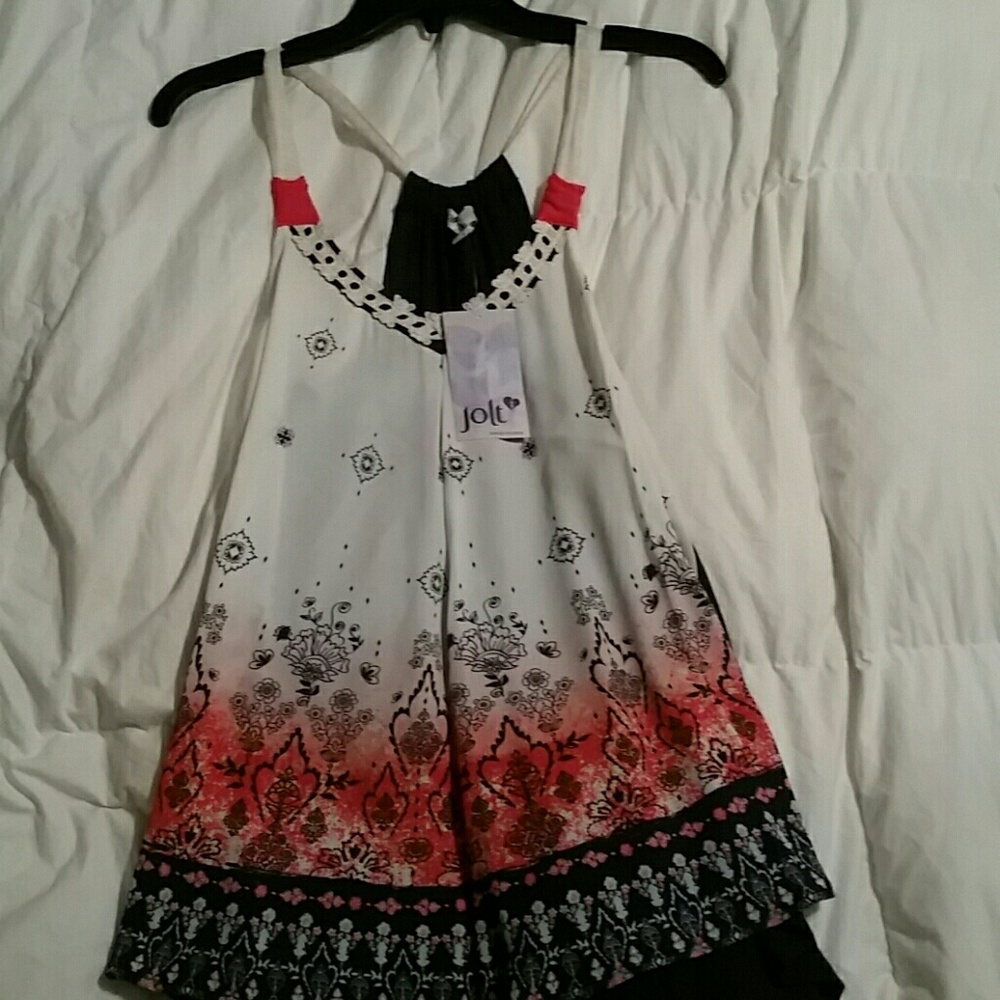 Cute tank top. Size M. NWT!