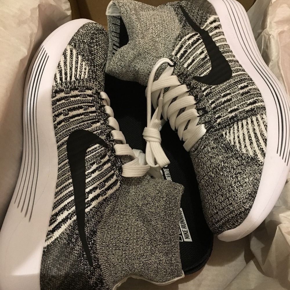 BRAND NEW Women's Lunarepic Flyknit Running Shoes