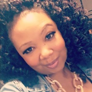 Meet your Posher, Denisha