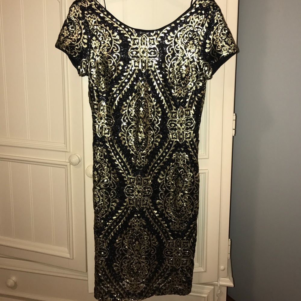 Slate & willow black and gold sequin formal dress