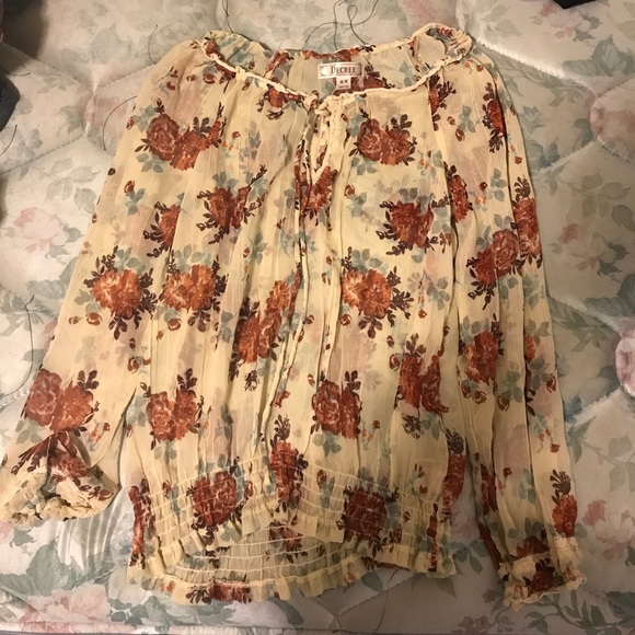 Decree Tops - Cream floral patterned long sleeve blouse.