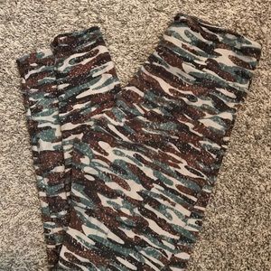 Lularoe Camo Leggings