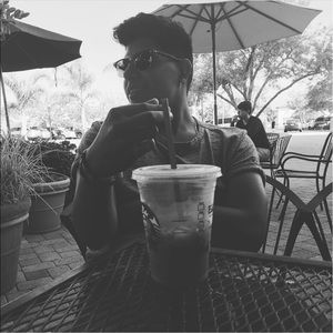 Meet your Posher, Eduardo