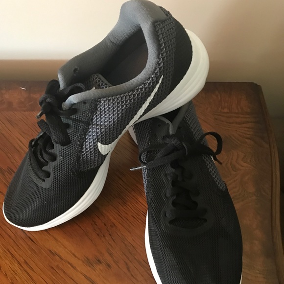 Nike Shoes - Nike