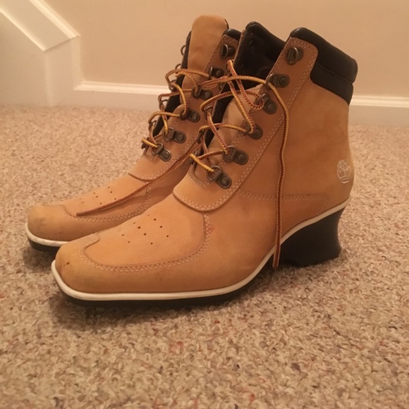 Timberland Heel Boots - Picture 1 of 4