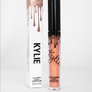 Kylie Heir Metallic Lipstick!