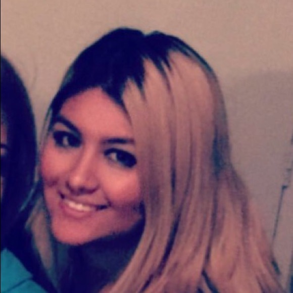 Meet your Posher, Noemi - Picture 1 of 1