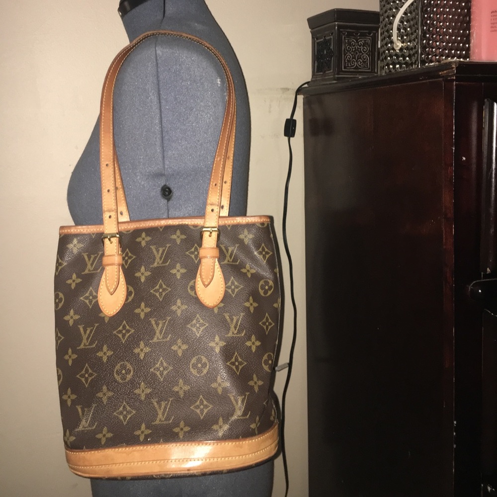 Louis Vuitton Monogram Petite Bucket Bag W/ Pouch