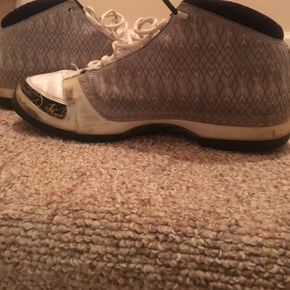 Jordan 23 size 9.5 - Picture 4 of 5