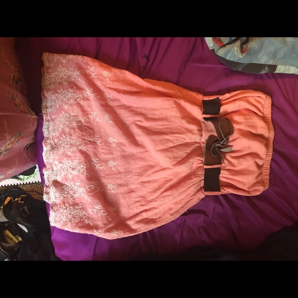 Dresses - Picture 1 of 4