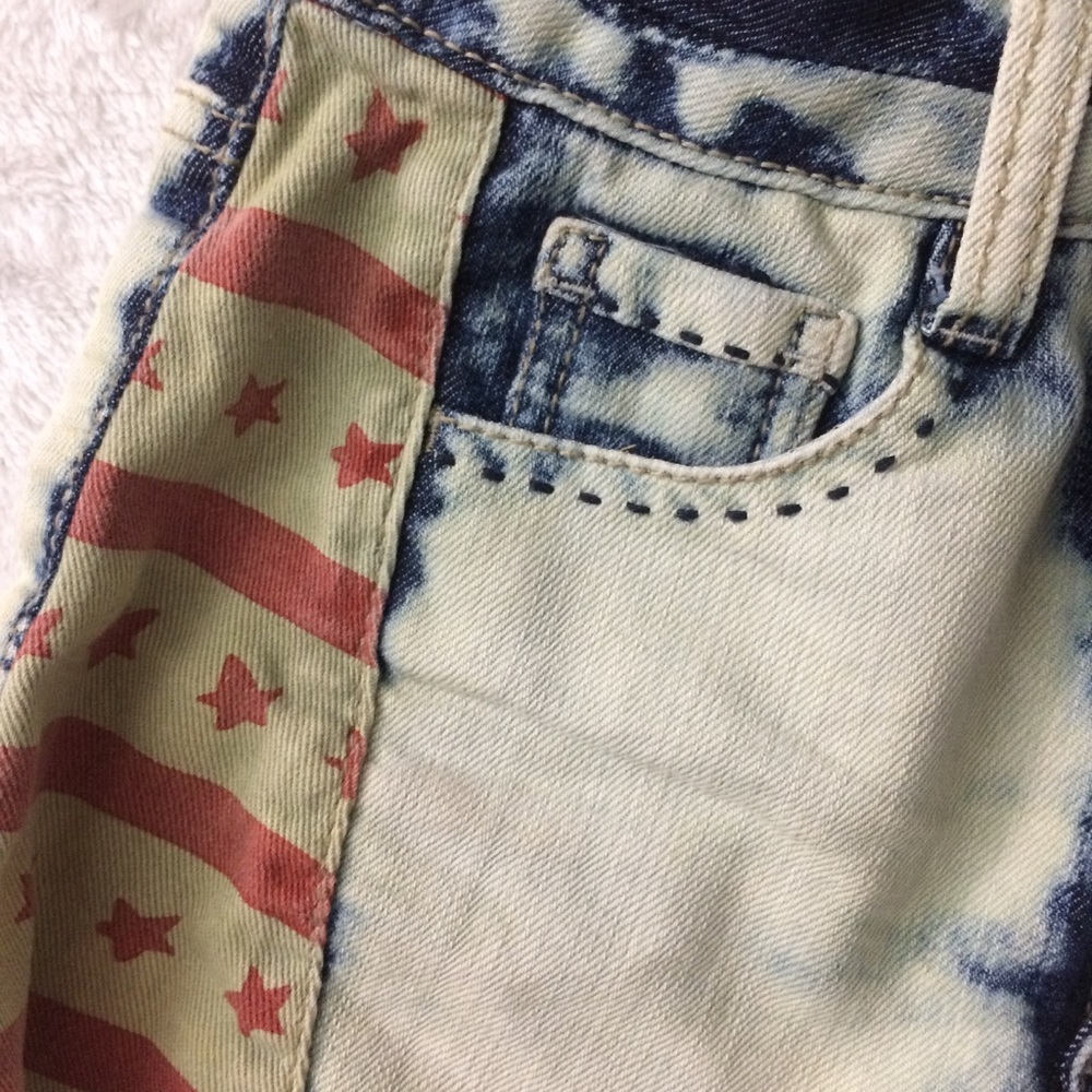 Patriotic high waisted denim shorts - Picture 6 of 7