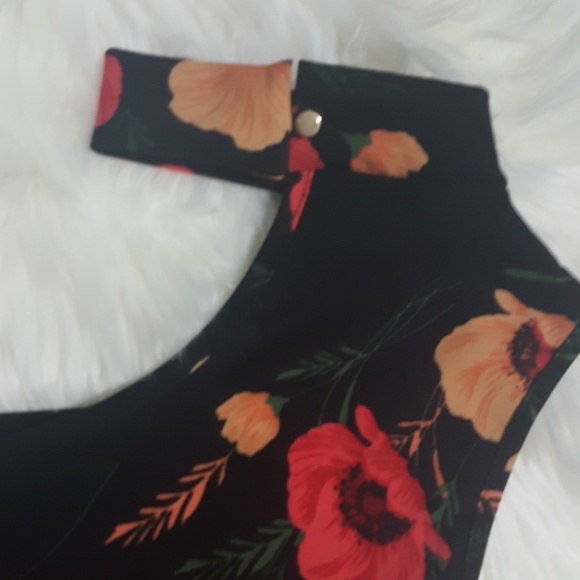 🌺 One shoulder choker floral top - Picture 5 of 5