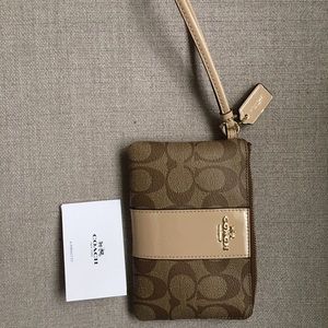 New with tags coach wristlet