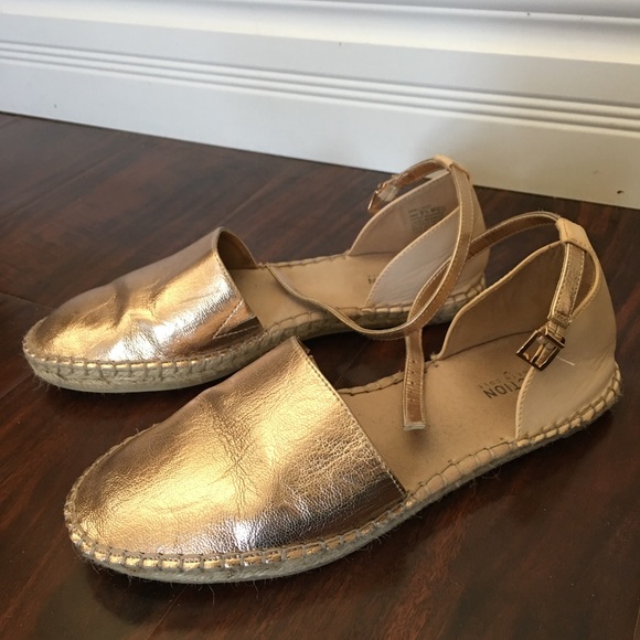 Kenneth Cole Espadrilles (Rose Gold) - Picture 2 of 3