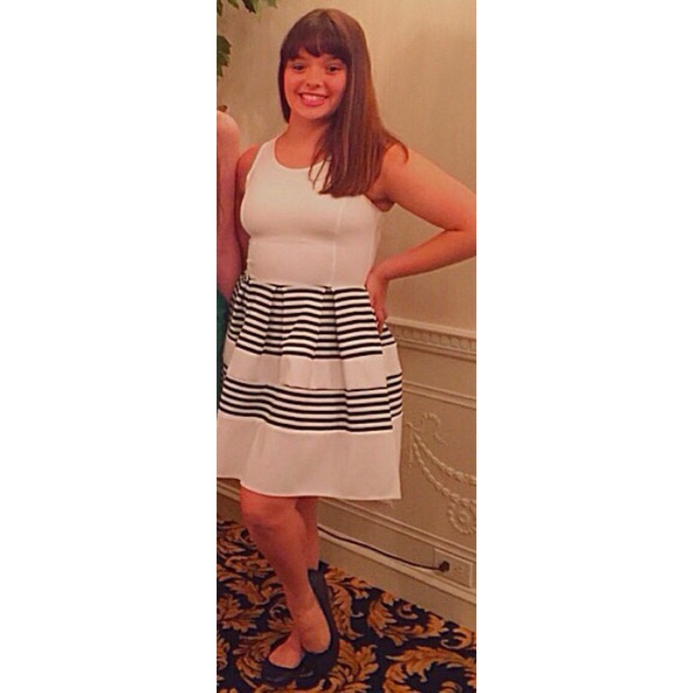Francesca's White/ navy blue dress