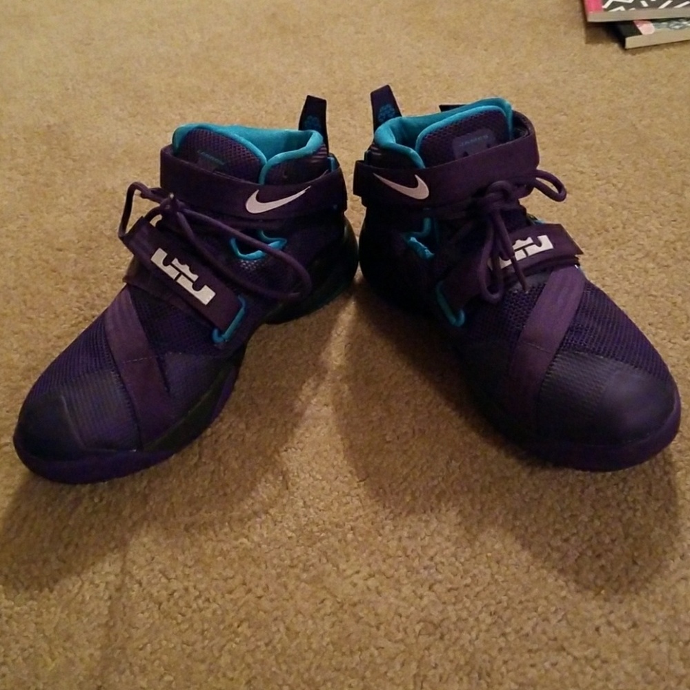 Boys Purple LeBron 9 Soldier 6Y