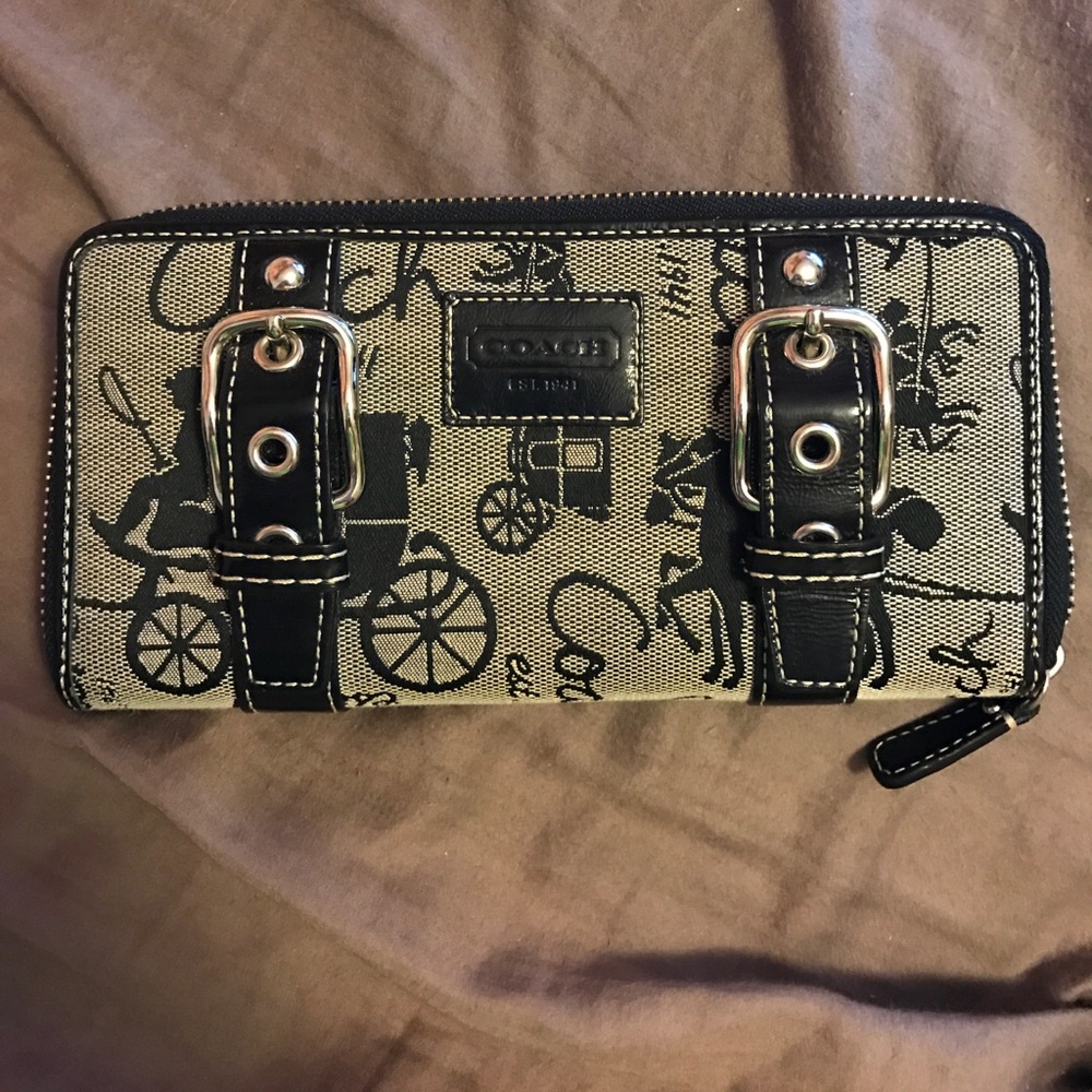 Authentic large Coach wallet MINT condition