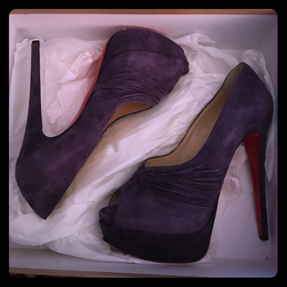 NEVER WORN BEFORE CHRISTIAN LOUBOUTIN HEELS 😍😍