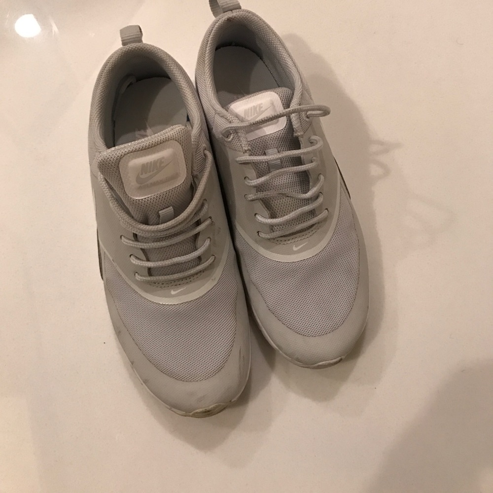 NIKE - Picture 1 of 2