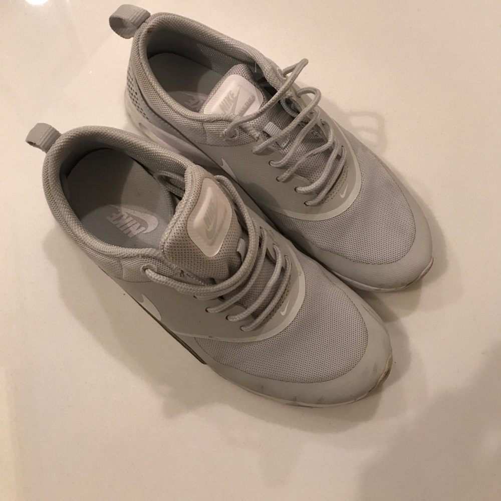 NIKE - Picture 2 of 2