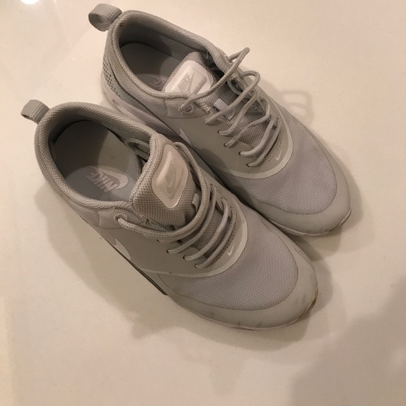 NIKE - Picture 2 of 2